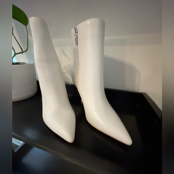 ❤️‍🔥 Marc Fisher Fergus Heeled Bootie Chic Cream Leather | - Picture 5 of 15